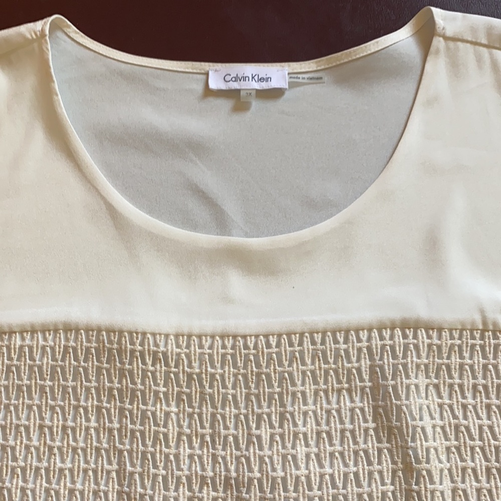 Calvin Klein 3X  Blouse Creme & gold brocade